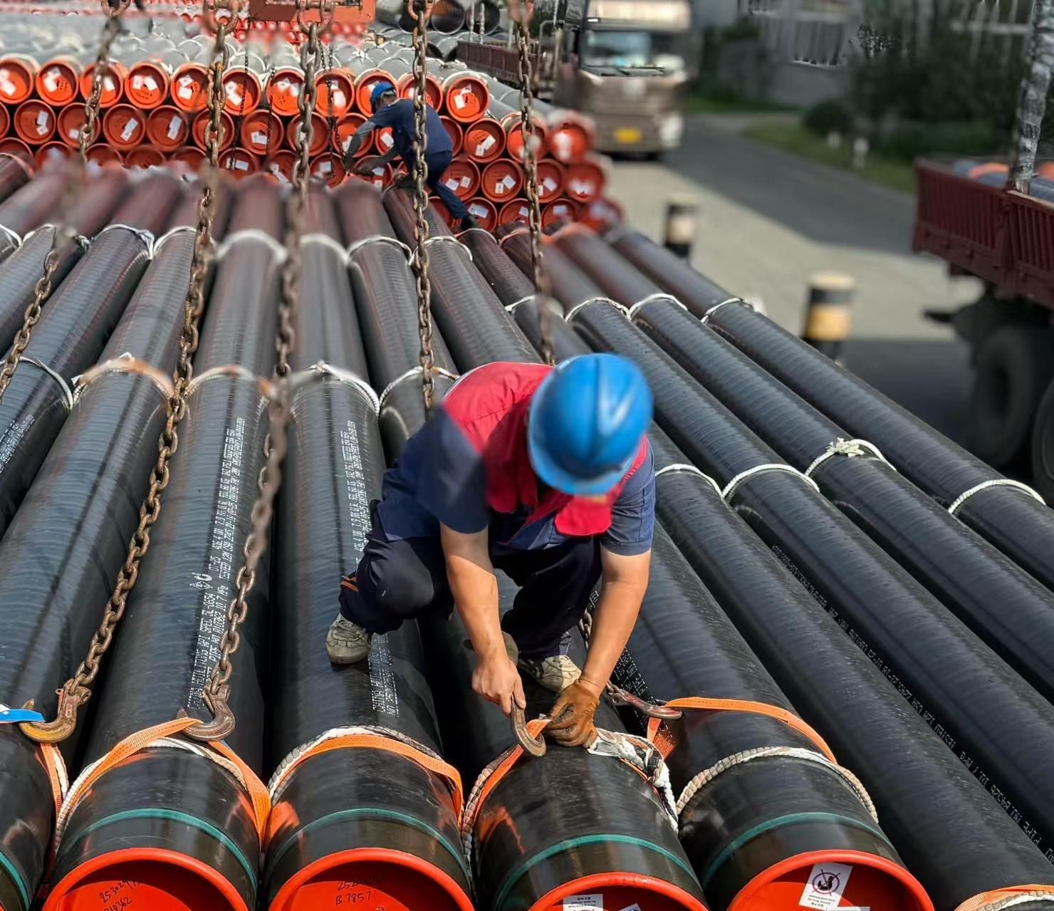 Pipe bundles strapped in the yard before shipment